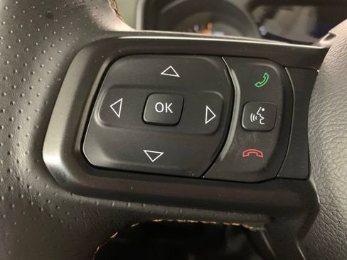Used 2024 Jeep Gladiator Mojave AWD/4WD image 22
