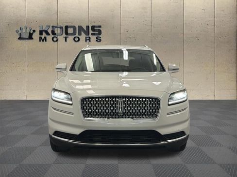 Used 2022 Lincoln Nautilus AWD image 3