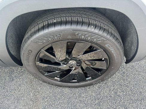 Used 2025 Volkswagen Atlas SE AWD/4WD image 7