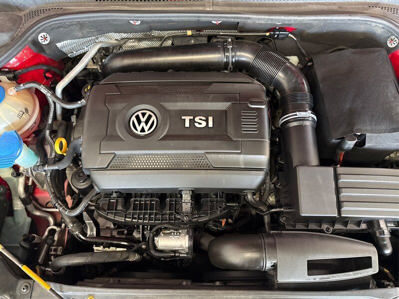 Used 2016 Volkswagen Jetta Sport w/ Lighting Package FWD image 11