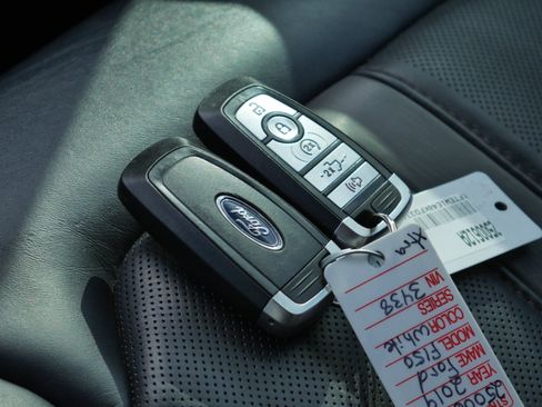 Used 2019 Ford F150 Platinum w/ Equipment Group 701A Luxury image 37