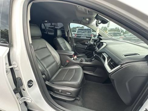Used 2024 GMC Terrain SLT w/ Infotainment Package II AWD/4WD image 13