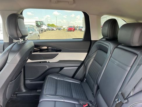 Used 2024 Lincoln Nautilus Reserve image 39