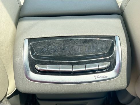 Used 2024 Cadillac XT6 Premium Luxury w/ Technology Package FWD image 27
