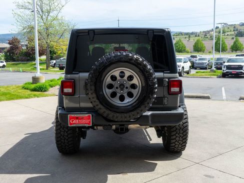 Used 2021 Jeep Wrangler Sport AWD/4WD image 6