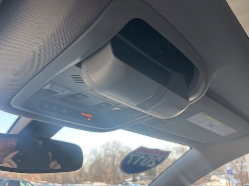 Used 2017 GMC Acadia SLT image 32