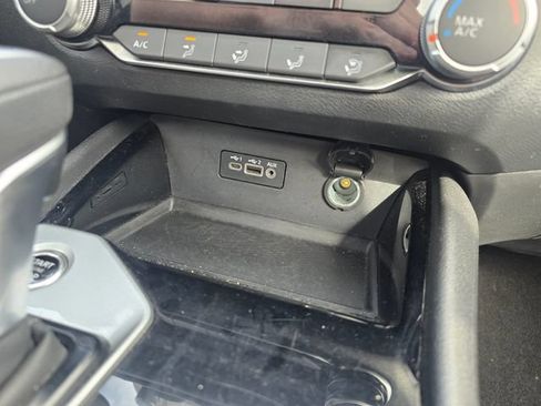 Used 2024 Nissan Altima 2.5 SV FWD image 23