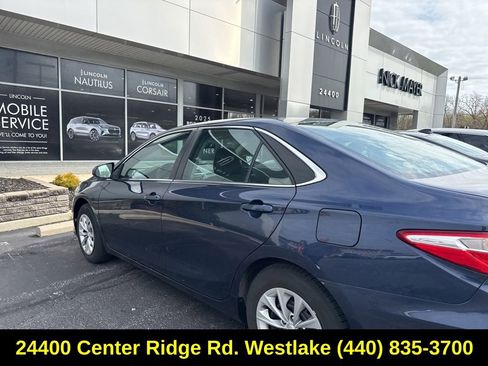 Used 2017 Toyota Camry XLE image 7