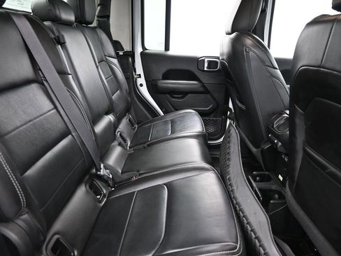 Certified 2021 Jeep Gladiator Overland w/ Popular Equipment Package image 14