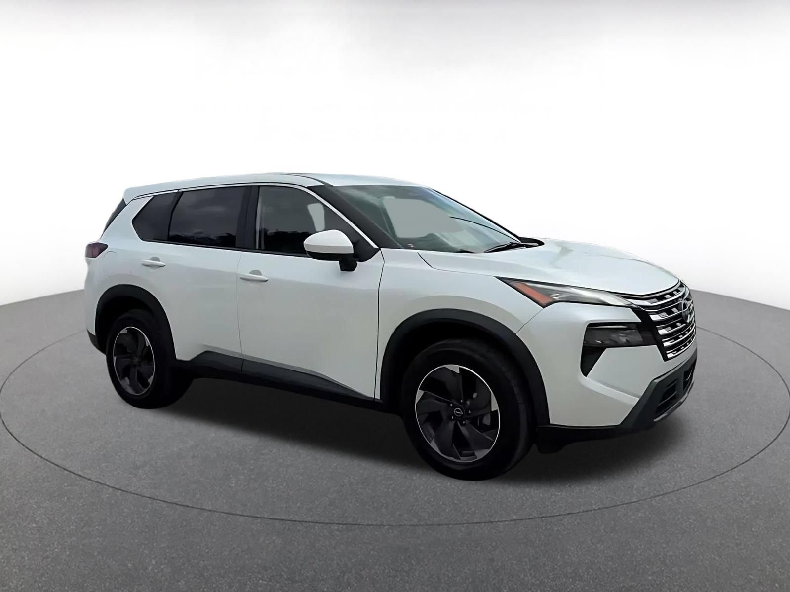 Used 2025 Nissan Rogue SV FWD image 2