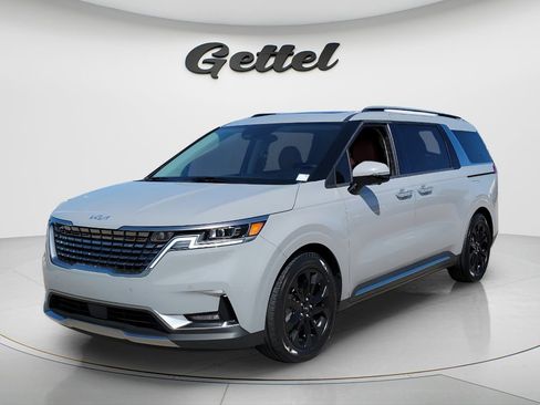 Used 2023 Kia Carnival SX Prestige image 1