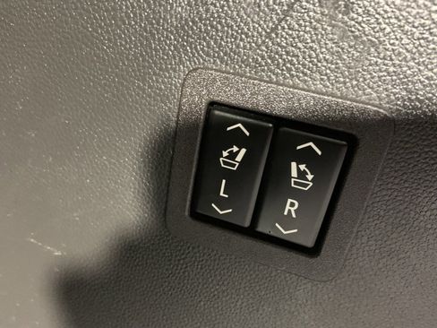 Used 2021 Buick Enclave Avenir w/ Avenir Technology Package image 12