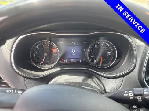 Used 2019 Jeep Cherokee Overland AWD/4WD image 11