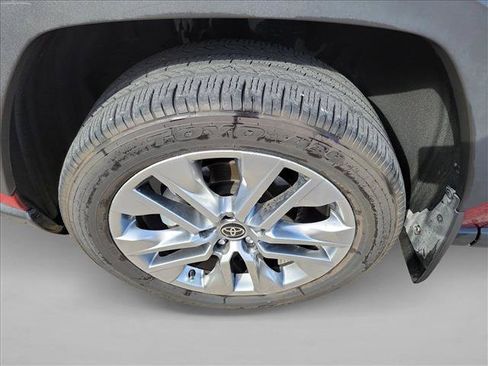 Used 2023 Toyota RAV4 XLE Premium FWD image 9