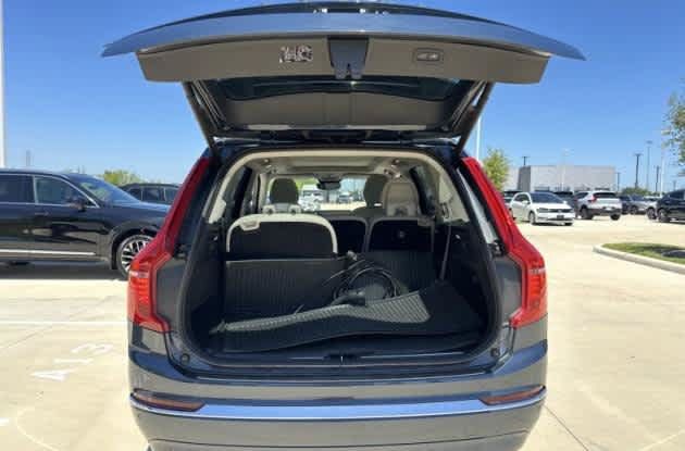 Used 2024 Volvo XC90 T8 Plus w/ Protection Package Premier AWD/4WD image 8