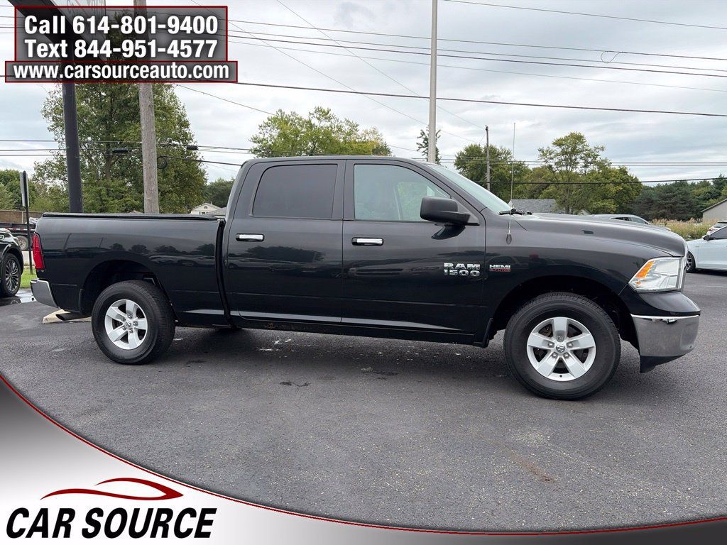 Used 2017 RAM 1500 Classic SLT AWD/4WD image 4