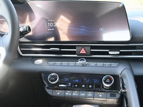 Used 2025 Hyundai Elantra SEL w/ Cargo Package image 14