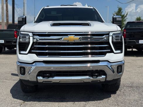 Used 2024 Chevrolet Silverado 2500 LTZ w/ LTZ Premium Package AWD/4WD image 9