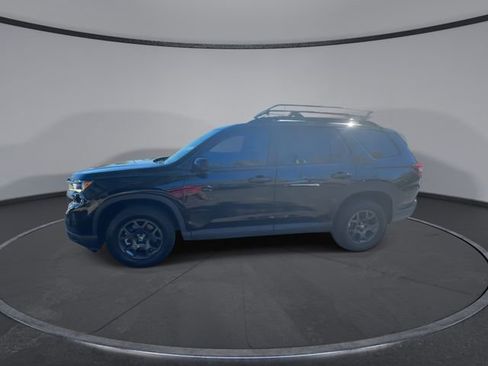 Used 2023 Honda Pilot TrailSport image 9