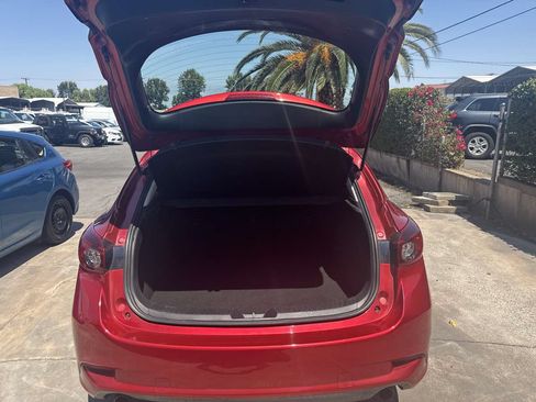 Used 2017 MAZDA MAZDA3 Sport FWD image 7