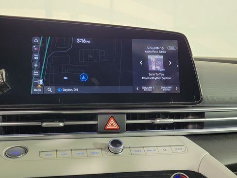 New 2025 Hyundai Elantra Limited image 15