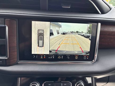 Used 2023 GMC Yukon Denali Ultimate AWD/4WD image 30