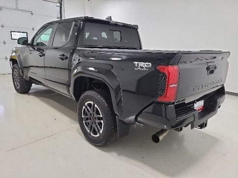 Used 2024 Toyota Tacoma TRD Sport w/ TRD Sport Upgrade Package AWD/4WD image 9