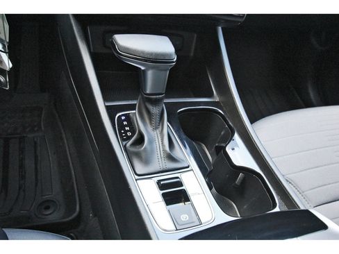 Used 2024 Hyundai Santa Cruz SE FWD image 27