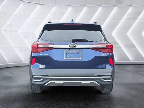Used 2021 Kia Seltos EX image 4
