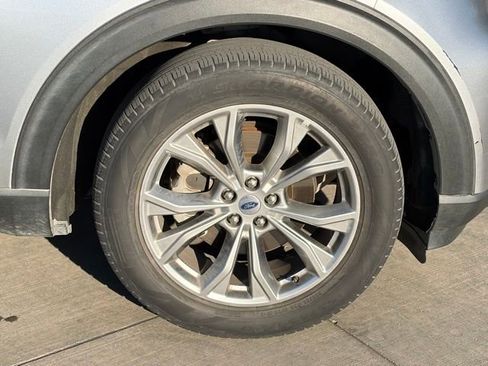 Used 2023 Ford Explorer Limited w/ Equipment Group 301A image 9