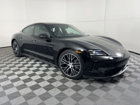 Used 2025 Porsche Taycan image 7
