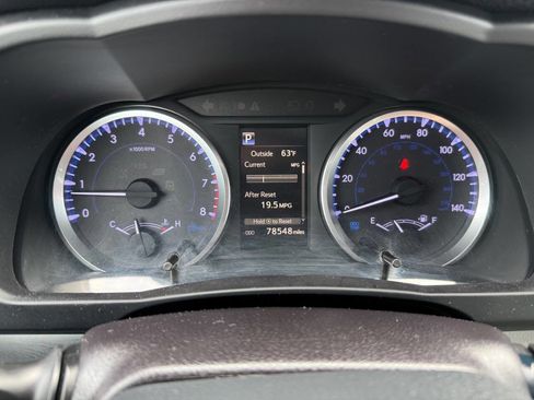 Used 2019 Toyota Highlander LE image 25