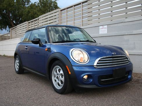 Used 2012 MINI Cooper Hardtop image 2
