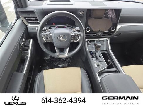 Used 2024 Lexus GX 550 image 35