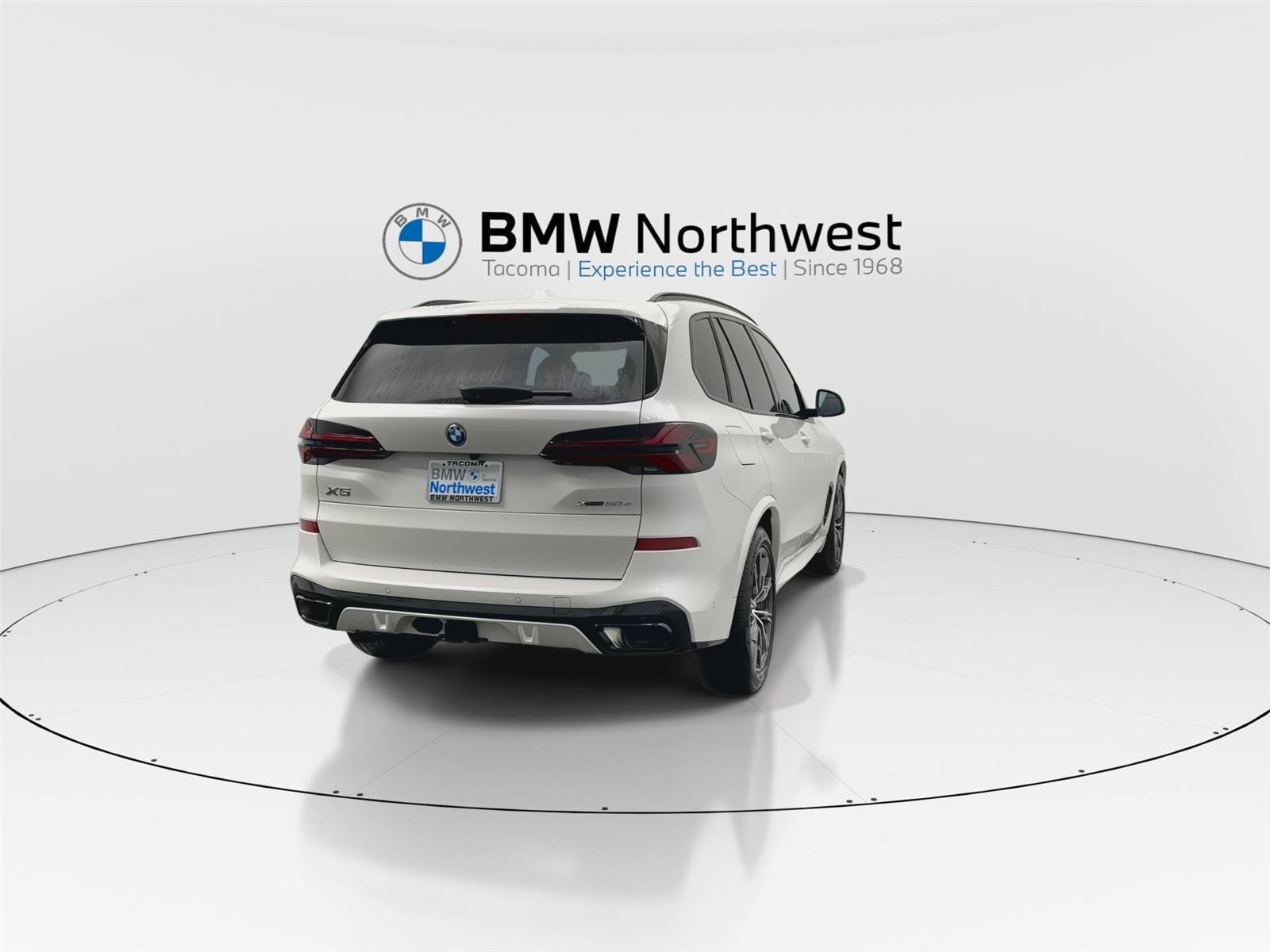 Used 2026 BMW X5 xDrive50e w/ Executive Package AWD/4WD image 2