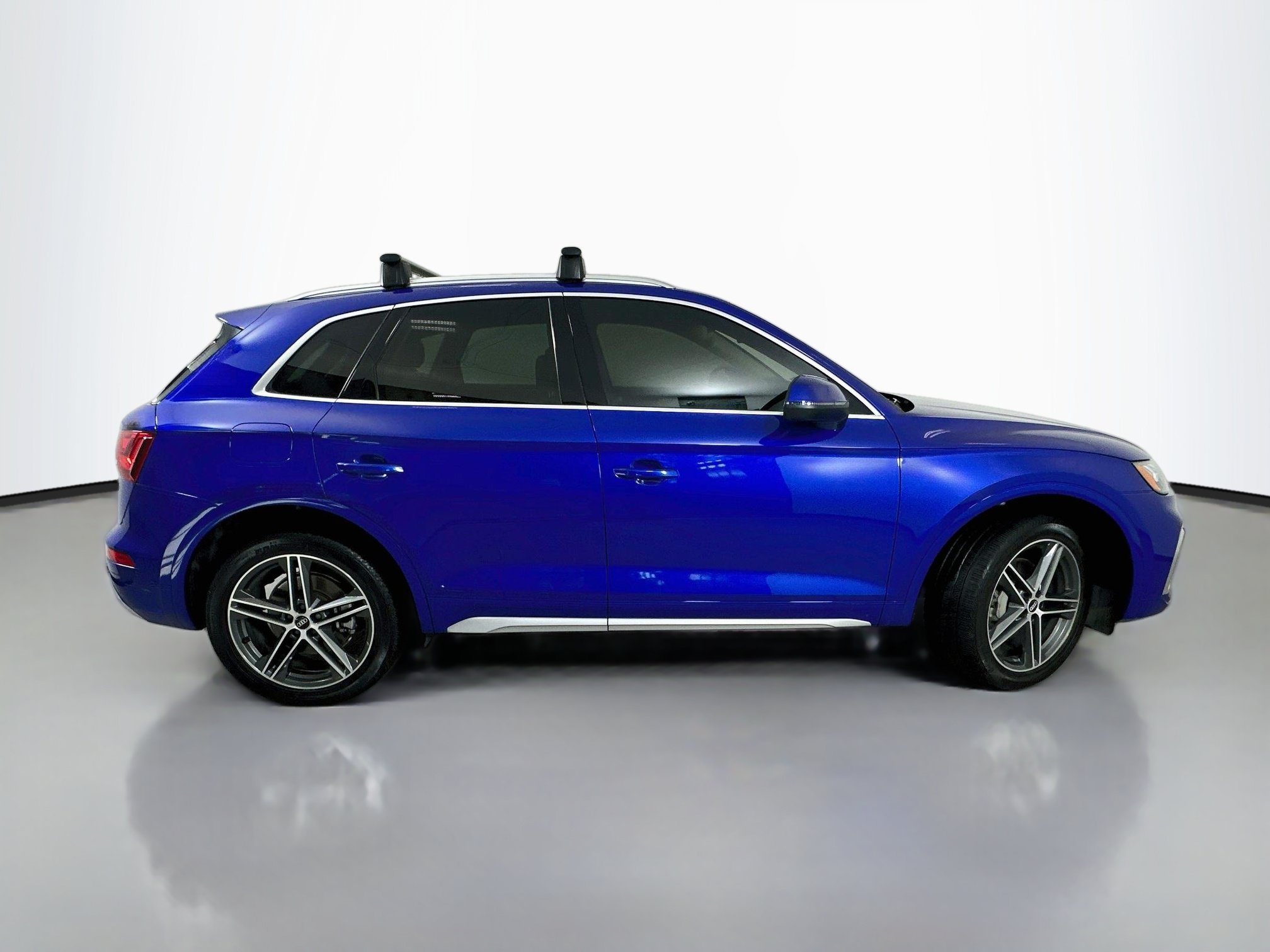 Used 2021 Audi Q5 e Premium Plus AWD/4WD image 8