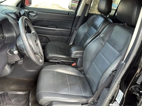 Used 2015 Jeep Patriot High Altitude AWD/4WD image 13