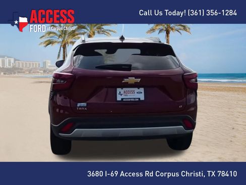 Used 2024 Chevrolet Trax LT FWD image 7