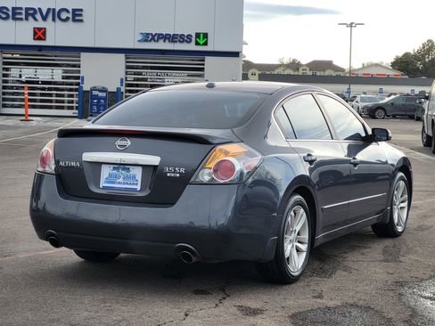Used 2010 Nissan Altima 3.5 SR w/ Premium Pkg image 5
