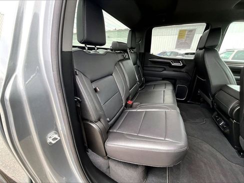 Used 2025 GMC Sierra 1500 SLT AWD/4WD image 16