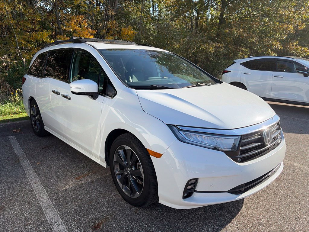 Used 2022 Honda Odyssey Elite image 3