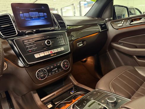 Used 2019 Mercedes-Benz GLS 450 4MATIC image 36