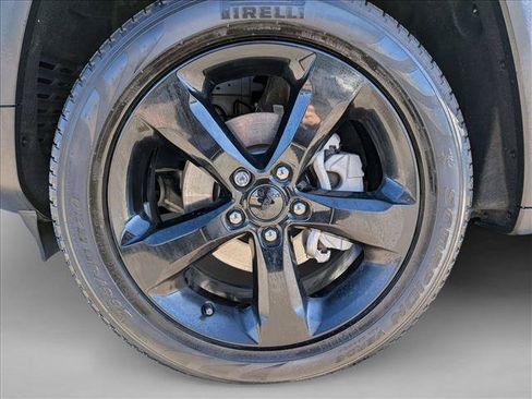 Used 2024 Jeep Grand Cherokee Limited w/ Black Appearance Package image 23