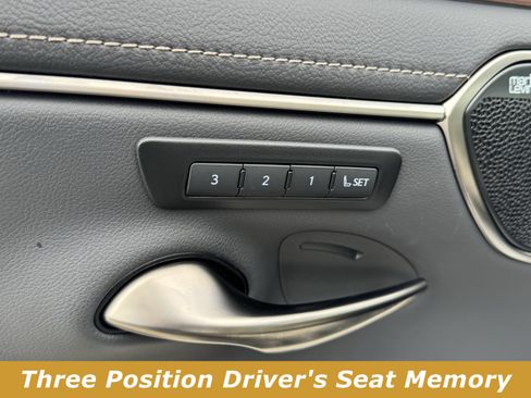 Used 2025 Lexus ES 350 Ultra Luxury image 5