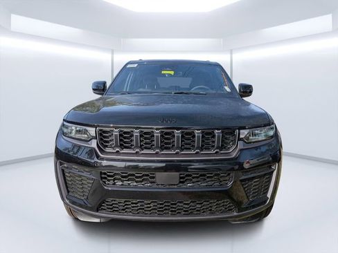 New 2026 Jeep Grand Cherokee Altitude AWD/4WD image 8