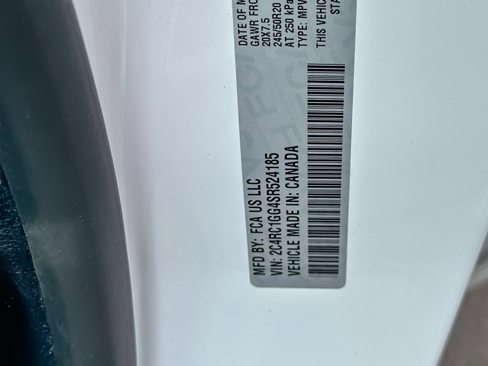 Used 2025 Chrysler Pacifica Limited FWD image 29