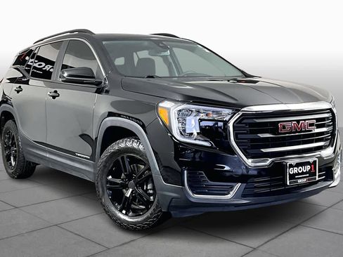 Used 2022 GMC Terrain SLE w/ Driver Convenience Package image 2