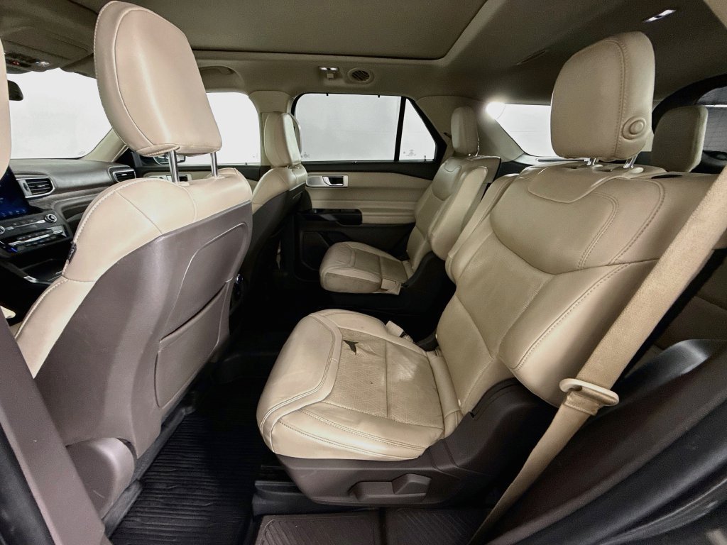 Used 2020 Ford Explorer Platinum w/ Premium Technology Package AWD/4WD image 19