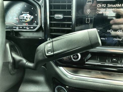 Used 2025 GMC Sierra 1500 SLT image 19