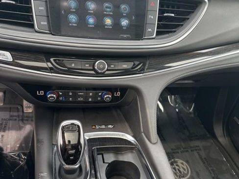 Used 2019 Buick Enclave Avenir w/ Avenir Technology Package AWD/4WD image 23
